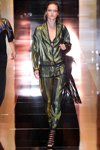 Look 35